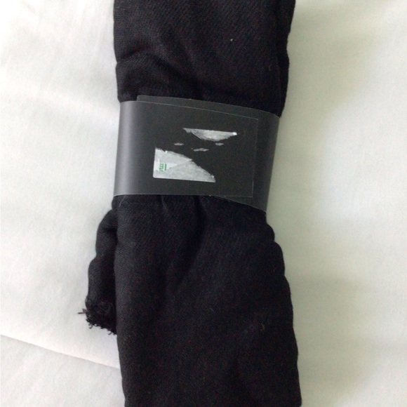 Pashmina - Jones New York - Picture 2 of 7